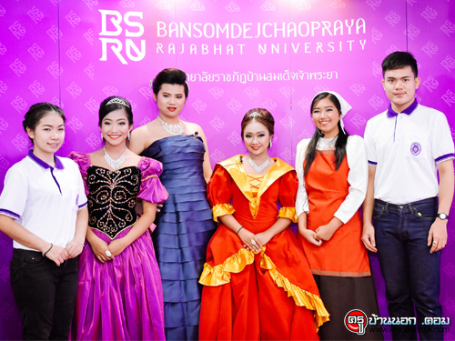 คณะเยาวชนไทย - อเมริกัน ในโครงการมรดกไทยคืนถิ่น ครั้งที่ 6 จัดแสดงละครประยุกต์ เรื่อง ซินเดอเรลล่า ภาคพิเศษ