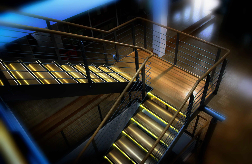 ไฟหลืบไฟซ่อนบันได