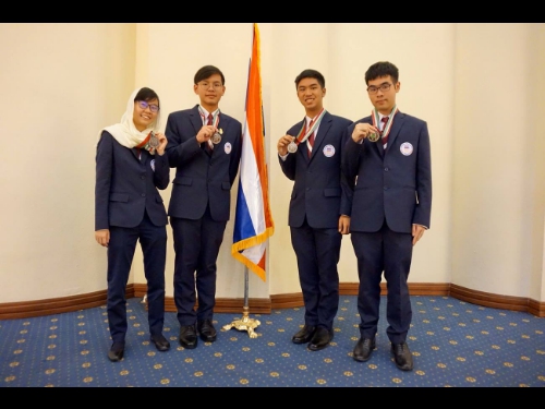 ข่าวด่วน!! :  เด็กไทยคว้าชัย 4 เหรียญเงินชีววิทยาโอลิมปิกจากอิหร่าน