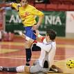 ฟุตซอล(Futsal): กติกาข้อ 16 การเตะเข้าเล่น