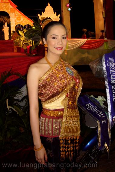     ชมภาพนางสังขาร สาวงามหลวงพระบาง   ปี   ฉลู  ไปดู...ที่มาครับ