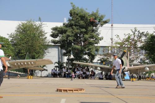 หุ่นยนต์บินอัตโนมัติไร้คนบังคับขณะปฏิบัติภารกิจตาม