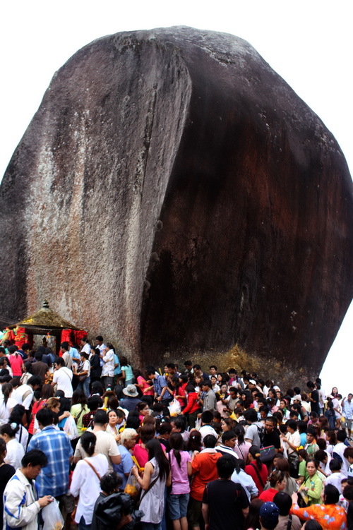 ขอเชิญนมัสการรอยพระพุทธบาทเขาคิชฌกูฏ(พระบาทพลวง)